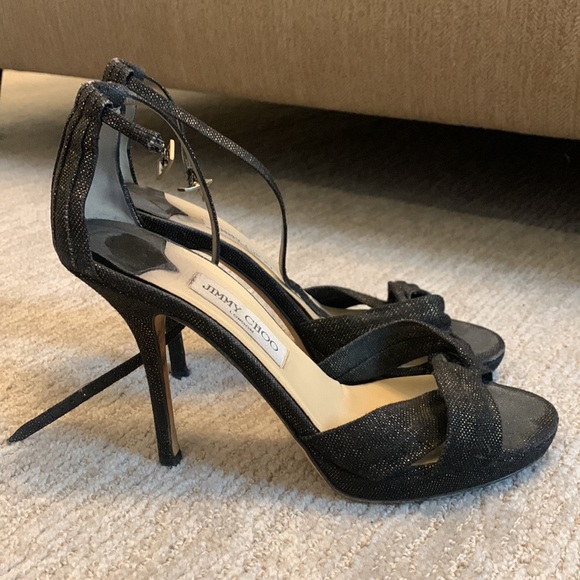 Fancy black and gold - Picture 2 of 5